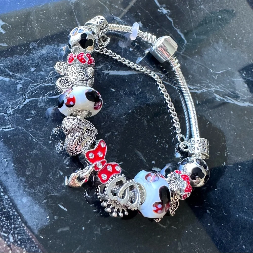 MICKEY & MINNIE  LOVE YOU Charms GIFT  Bracelet With Free Gift Box - Picture 8 of 9